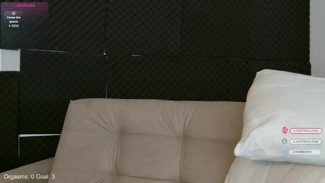 Image 12 of lady_yas Stream on Chaturbate on 16 days ago