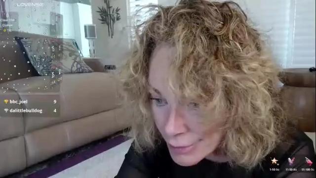 Image 2 of ladybabs Stream on Chaturbate on 2 months ago