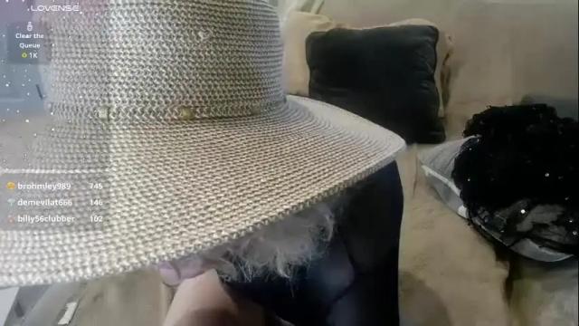 Image 11 of ladybabs Stream on Chaturbate on 16 days ago