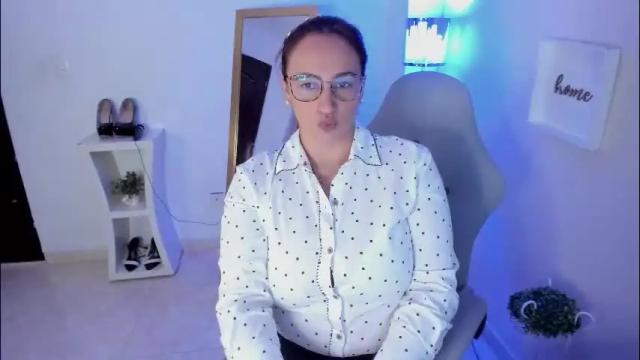 Image 7 of ladybekah Stream on Chaturbate on 24 days ago