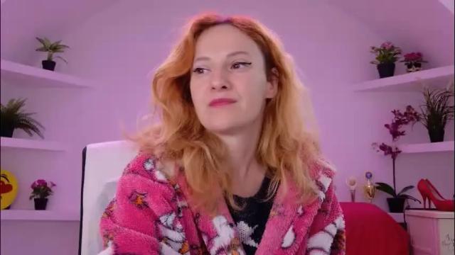 Image 2 of ladybigsmile Stream on Chaturbate on 1 month ago