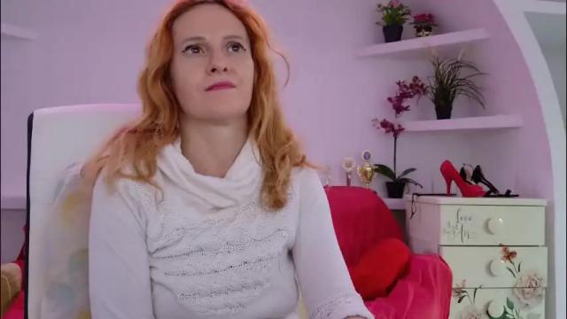 Image 2 of ladybigsmile Stream on Chaturbate on 1 month ago