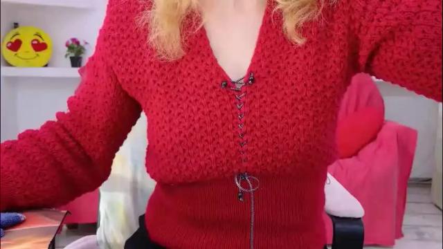 Image 4 of ladybigsmile Stream on Chaturbate on 1 month ago