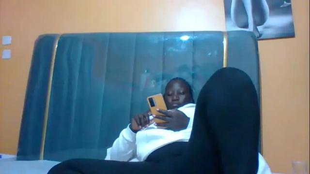 Image 3 of ladyblossoms19 Stream on Chaturbate on 1 month ago
