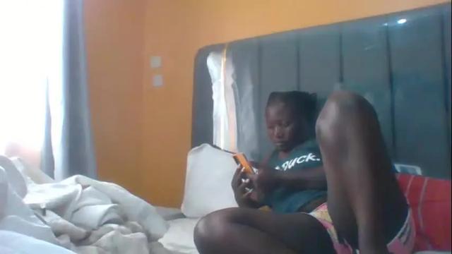 Image 3 of ladyblossoms19 Stream on Chaturbate on 13 days ago