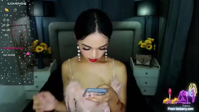 Image 2 of ladyblossomts Stream on Chaturbate on 20 months ago