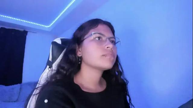 Image 3 of ladybrown_16 Stream on Chaturbate on 1 month ago