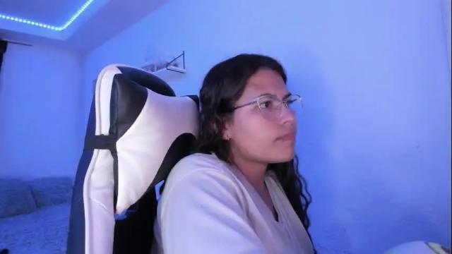 Image 7 of ladybrown_16 Stream on Chaturbate on 1 month ago