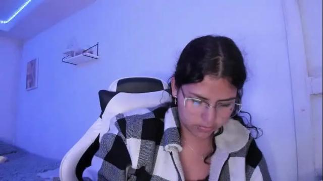 Image 3 of ladybrown_16 Stream on Chaturbate on 1 month ago