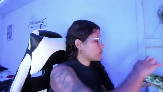 Image 3 of ladybrown_16 Stream on Chaturbate on 1 month ago
