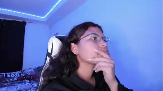 Image 3 of ladybrown_16 Stream on Chaturbate on 1 month ago