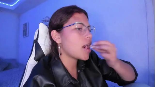Image 2 of ladybrown_16 Stream on Chaturbate on 1 month ago