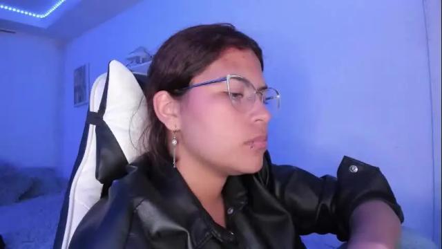 Image 3 of ladybrown_16 Stream on Chaturbate on 1 month ago