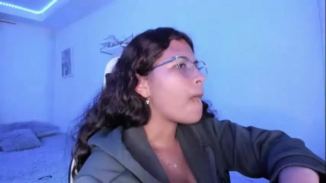 Image 7 of ladybrown_16 Stream on Chaturbate on 24 days ago