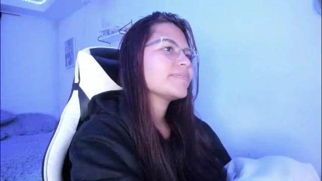 Image 7 of ladybrown_16 Stream on Chaturbate on 23 days ago