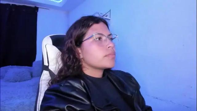 Image 2 of ladybrown_16 Stream on Chaturbate on 1 month ago