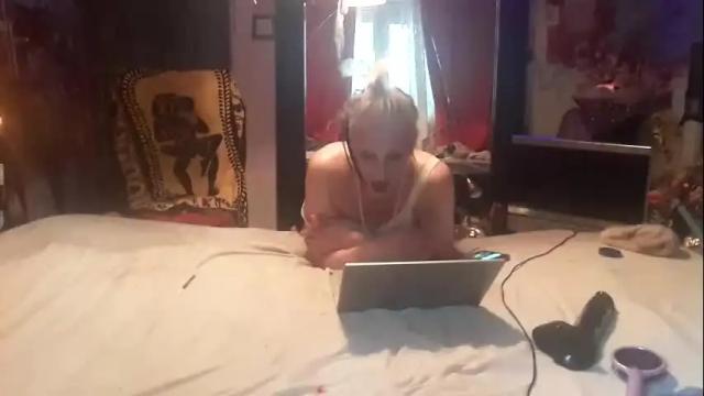 Image 8 of ladycrosssuza Stream on Chaturbate on 6 months ago