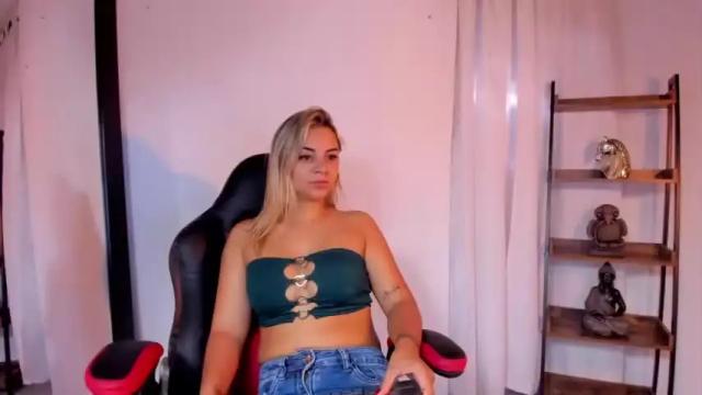 Image 2 of ladydi069 Stream on Chaturbate on 16 months ago
