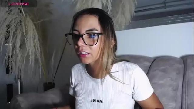 Image 3 of ladydi069 Stream on Chaturbate on 2 days ago