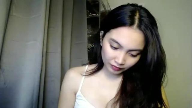 Image 2 of ladymia_x Stream on Chaturbate on 4 days ago