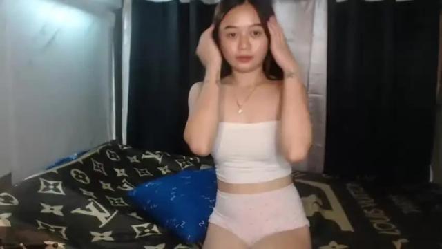 Image 10 of ladypinay_intownx Stream on Chaturbate on 14 months ago