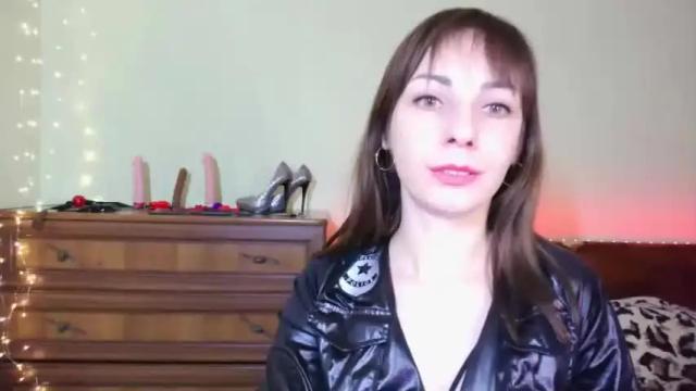 Image 7 of ladyxcaroline Stream on Chaturbate on 13 months ago