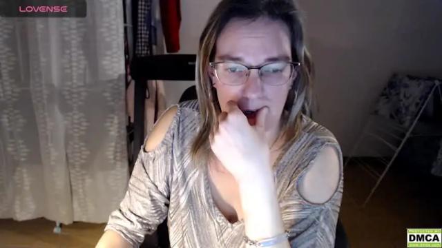 Image 7 of laeti34 Stream on Chaturbate on 17 months ago