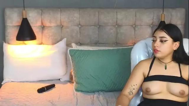 Image 7 of laia_and_aloby Stream on Chaturbate on 1 month ago