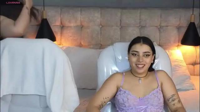 Image 3 of laia_and_aloby Stream on Chaturbate on 26 days ago