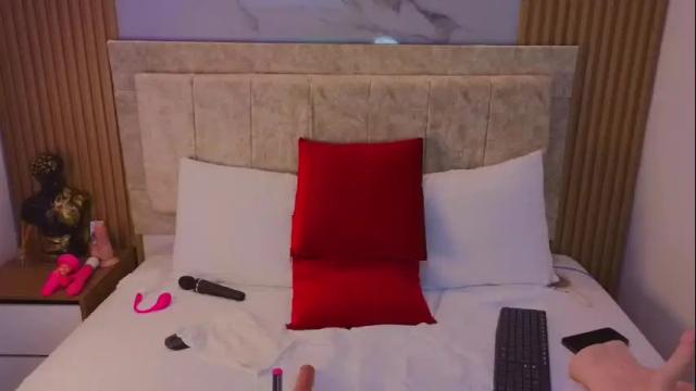 Image 8 of laiamilf Stream on Chaturbate on 1 month ago