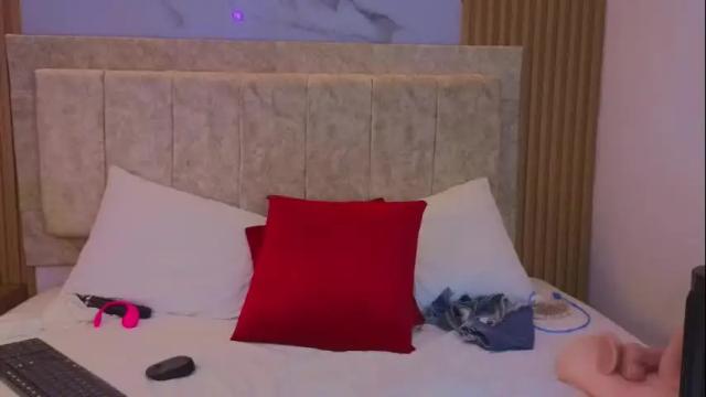 Image 8 of laiamilf Stream on Chaturbate on 1 month ago