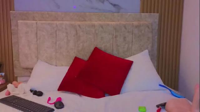 Image 6 of laiamilf Stream on Chaturbate on 12 days ago