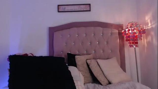 Image 4 of laiia_clower Stream on Chaturbate on 1 month ago