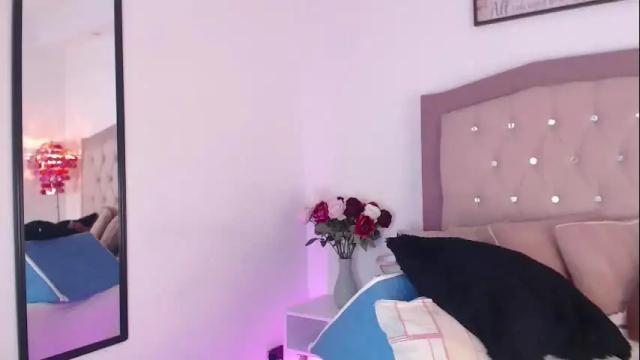 Image 12 of laiia_clower Stream on Chaturbate on 8 days ago