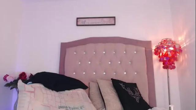 Image 2 of laiia_clower Stream on Chaturbate on 5 days ago