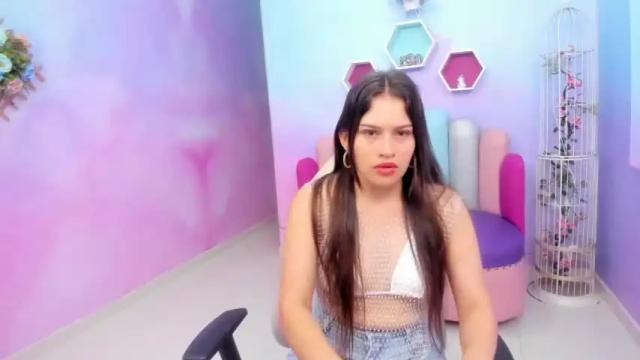 Image 2 of lailaadamss Stream on Chaturbate on 15 months ago