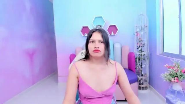 Image 2 of lailaadamss Stream on Chaturbate on 15 months ago