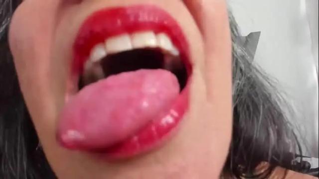 Image 7 of lailacastillomilf Stream on Chaturbate on 1 month ago