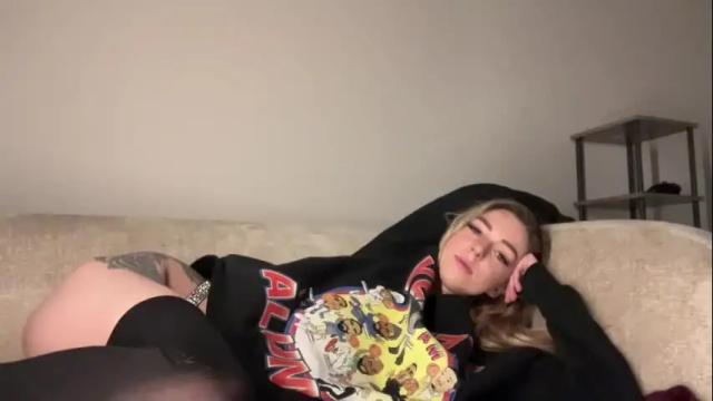 Image 8 of lailagetslaid Stream on Chaturbate on 14 months ago