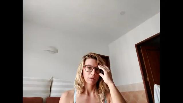 Image 3 of lailagetsnaked Stream on Chaturbate on 18 months ago