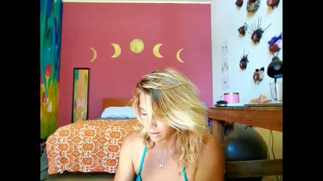 Image 10 of lailagetsnaked Stream on Chaturbate on 17 months ago