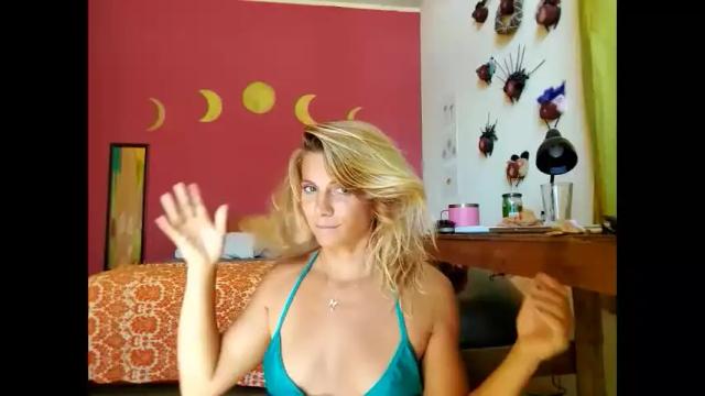 Image 12 of lailagetsnaked Stream on Chaturbate on 17 months ago