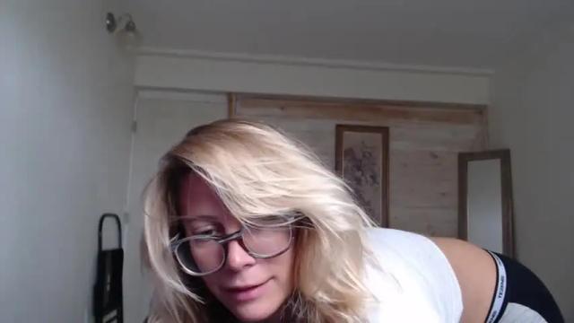 Image 6 of lailagetsnaked Stream on Chaturbate on 15 months ago