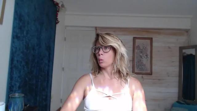 Image 2 of lailagetsnaked Stream on Chaturbate on 14 months ago