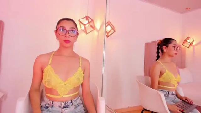 Image 10 of lailawatson Stream on Chaturbate on 16 months ago