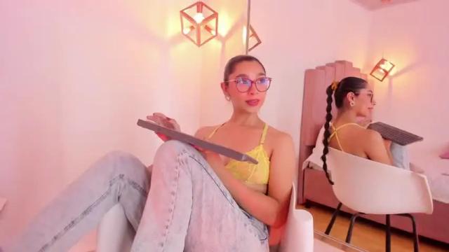 Image 11 of lailawatson Stream on Chaturbate on 16 months ago