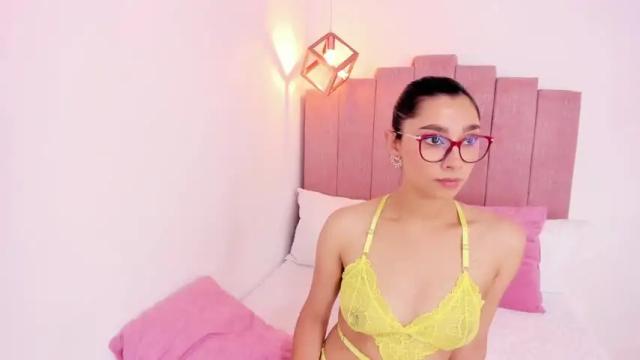 Image 2 of lailawatson Stream on Chaturbate on 16 months ago