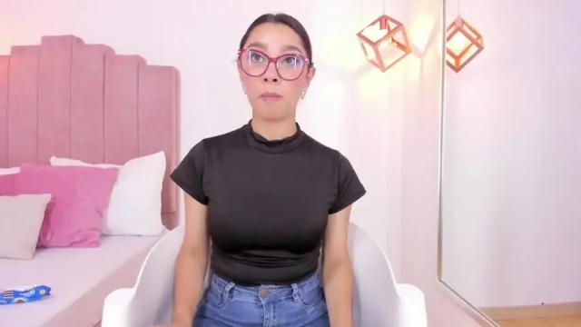 Image 11 of lailawatson Stream on Chaturbate on 16 months ago