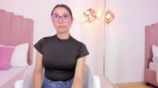 Image 3 of lailawatson Stream on Chaturbate on 16 months ago