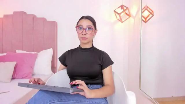 Image 7 of lailawatson Stream on Chaturbate on 16 months ago